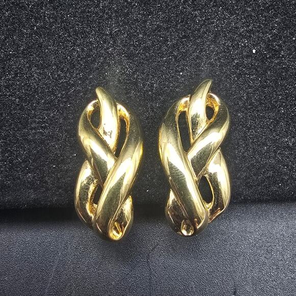 Monet Gold Tone Twisted Clip On Earrings Vintage Costume Jewelry - Picture 2 of 7